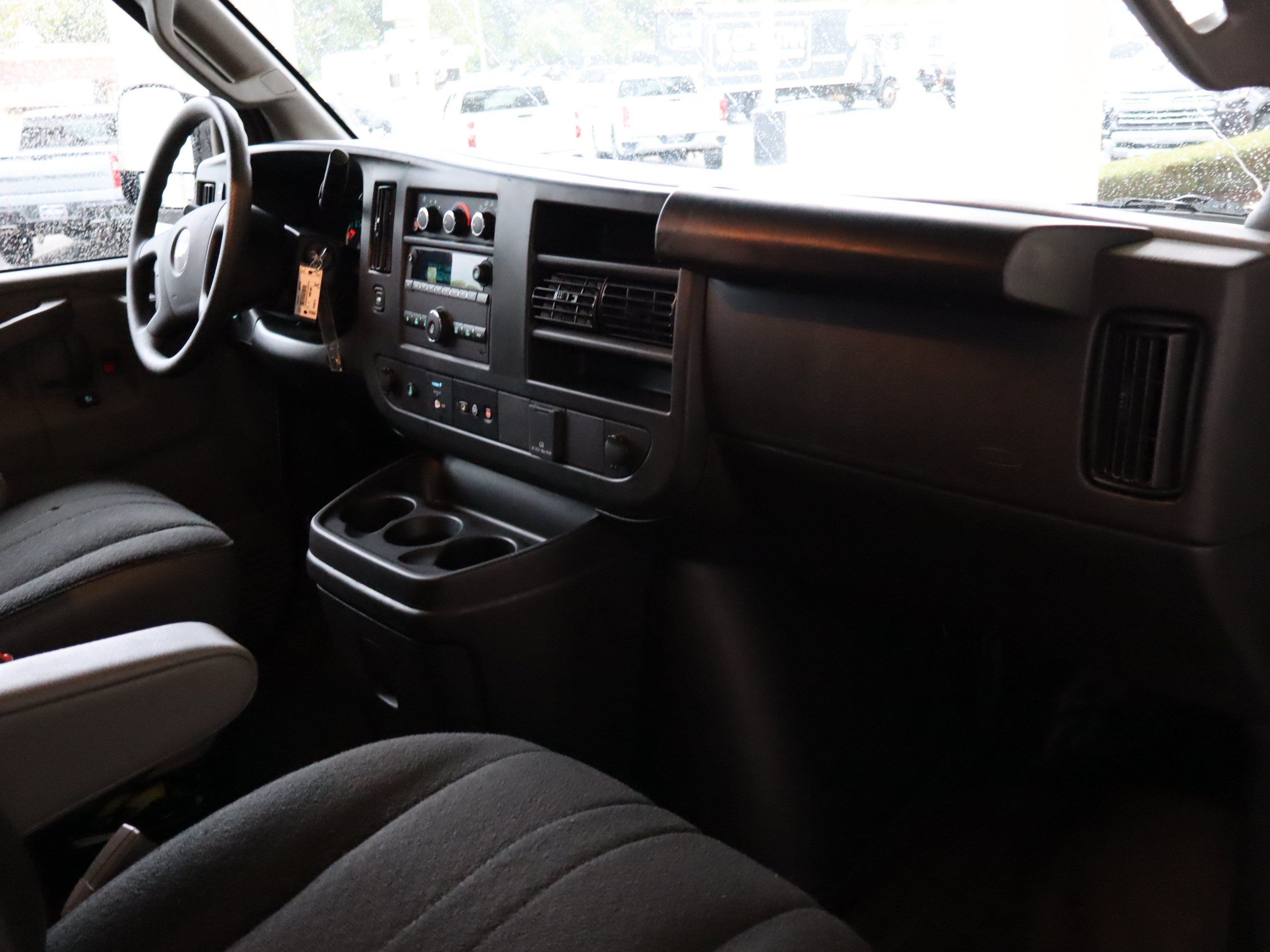 Used 2025 Chevrolet Express 2500 w/ Driver Convenience Package RWD image 28