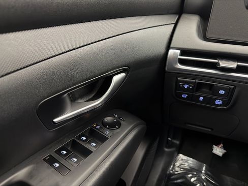 Used 2025 Hyundai Tucson Blue image 15