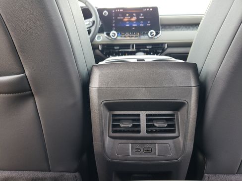 New 2026 Chevrolet Colorado ZR2 w/ Technology Package AWD/4WD image 33