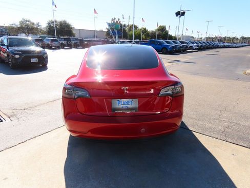 Used 2021 Tesla Model 3 Standard Range Plus image 14