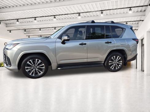 Used 2022 Lexus LX 600 4WD w/ Appearance Package image 5