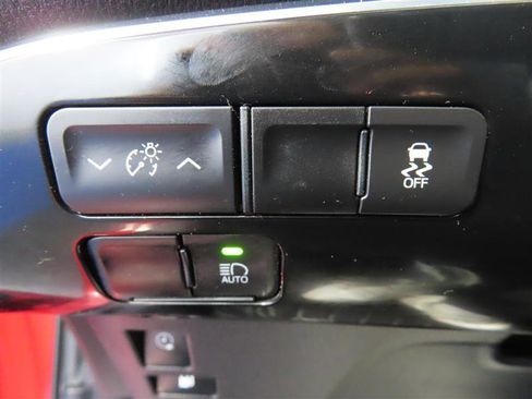 Used 2021 Toyota Prius Prime XLE w/ Carpet Mat Package (TMS) FWD image 16