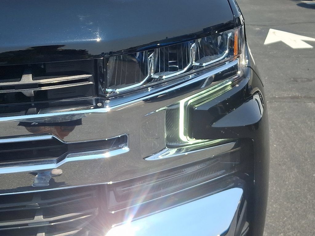 Certified 2022 Chevrolet Silverado 1500 LT AWD/4WD image 9