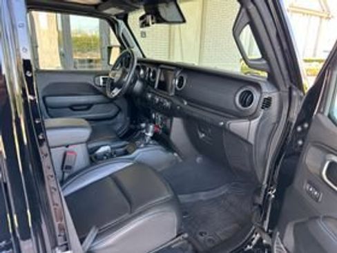 Used 2022 Jeep Wrangler Unlimited Rubicon 4xe w/ Cold Weather Group AWD/4WD image 5