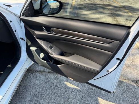 Used 2019 Honda Accord Touring image 23