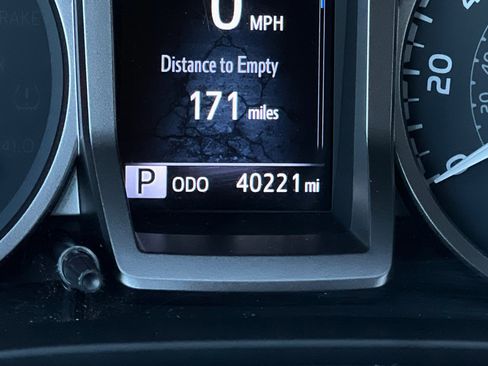 Certified 2023 Toyota Tacoma SR5 AWD/4WD image 24