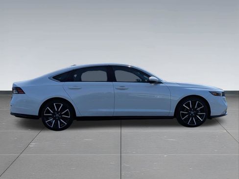 Used 2023 Honda Accord Touring image 6