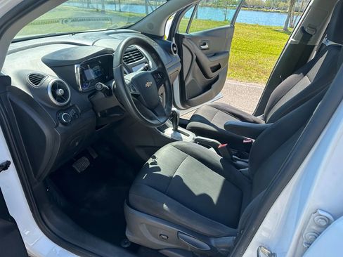 Used 2015 Chevrolet Trax LT image 11