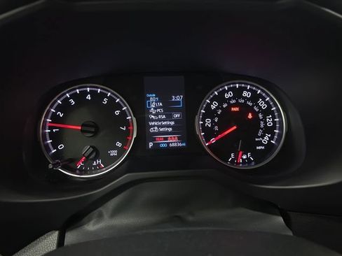 Used 2022 Toyota RAV4 LE AWD/4WD image 19