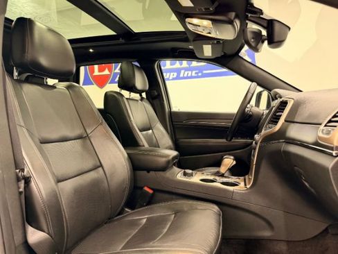 Used 2017 Jeep Grand Cherokee Limited w/ Luxury Group II AWD/4WD image 31
