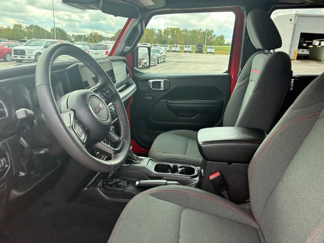 Used 2025 Jeep Wrangler Unlimited Rubicon w/ Convenience Group AWD/4WD image 12