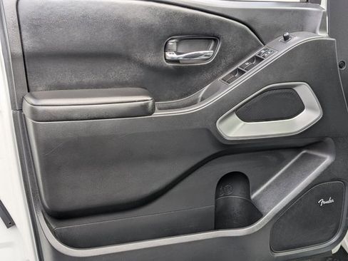 Certified 2025 Nissan Frontier SV w/ SV Convenience Package image 13