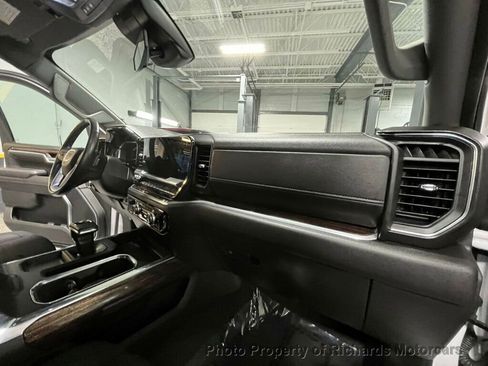 Used 2025 GMC Sierra 1500 Elevation image 22
