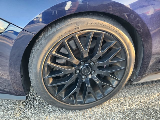 Used 2018 Ford Mustang GT Premium w/ GT Performance Package RWD image 10