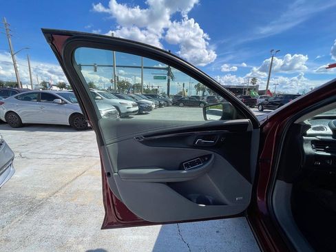 Used 2017 Chevrolet Impala LT w/ Leather Package FWD image 7