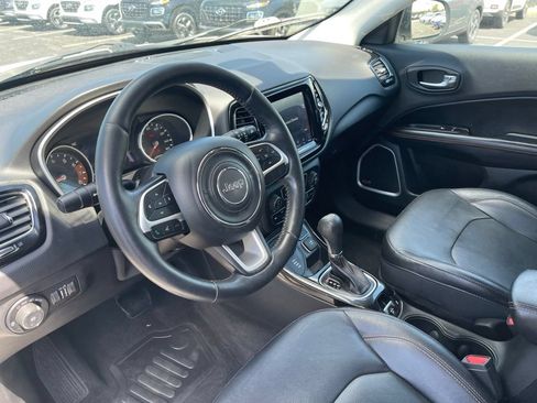 Used 2017 Jeep Compass Limited w/ Navigation Group AWD/4WD image 16