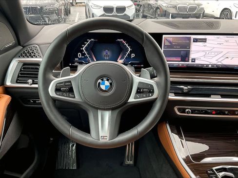 Used 2025 BMW X5 xDrive40i w/ M Sport Package image 8