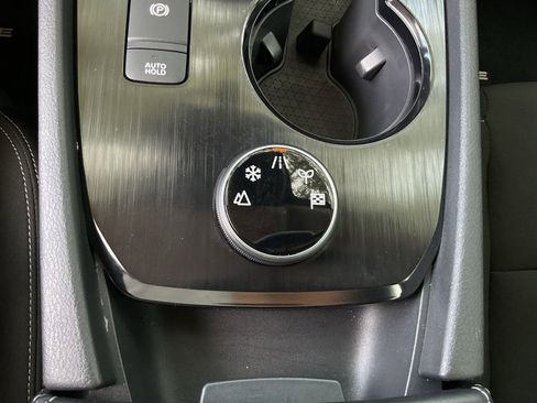 Used 2025 Nissan Rogue S AWD/4WD image 22