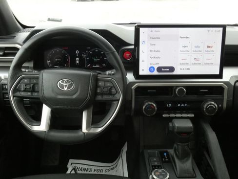 Used 2025 Toyota Tacoma TRD Off-Road AWD/4WD image 10