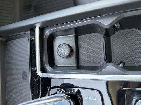 New 2026 Volvo XC60 T8 Plus w/ Protection Package Premier image 40