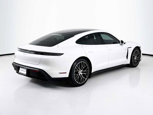 Used 2025 Porsche Taycan image 9