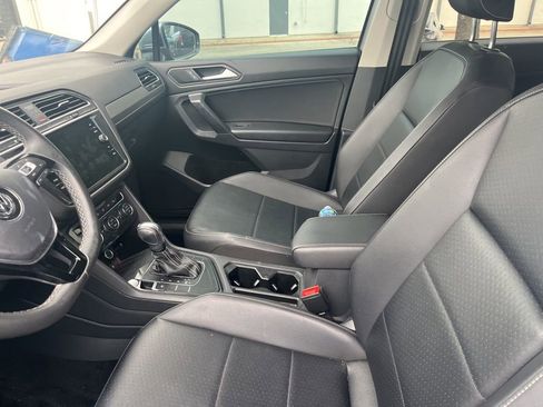 Used 2021 Volkswagen Tiguan SE image 4