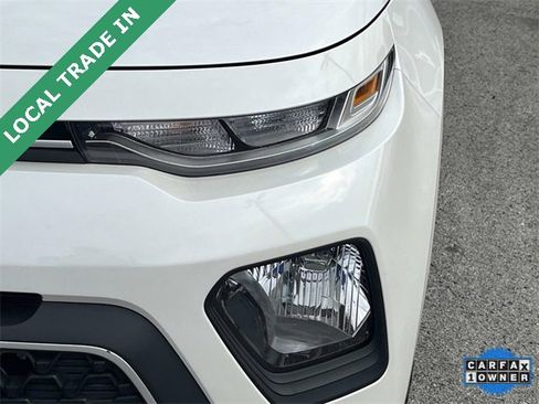 Used 2022 Kia Soul LX image 9