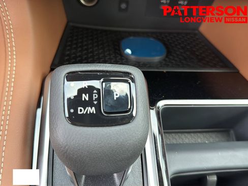 Used 2026 Nissan Pathfinder Platinum FWD image 16