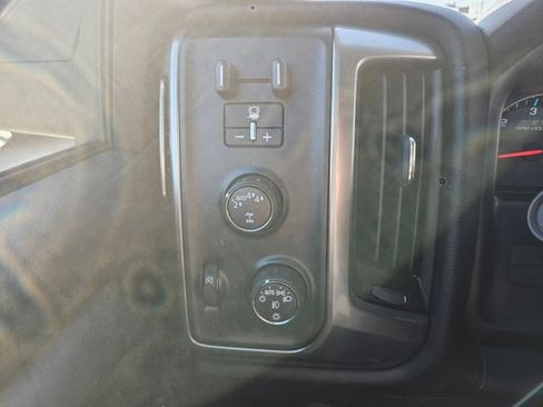 Used 2018 Chevrolet Silverado 1500 LT w/ Texas Edition image 21