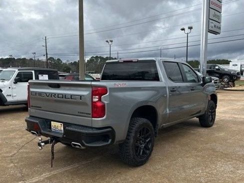 Used 2024 Chevrolet Silverado 1500 Custom Trail Boss w/ LPO, Dark Essentials Package image 5