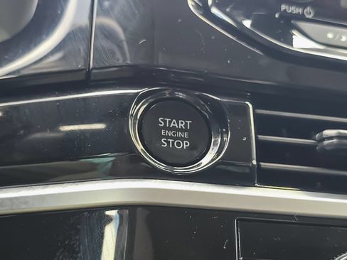 Used 2025 Nissan Pathfinder SV AWD/4WD image 19