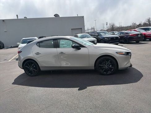 New 2026 MAZDA MAZDA3 Hatchback w/Premium Plus Pkg image 4
