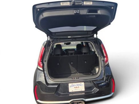 Used 2023 Kia Soul GT-Line FWD image 10