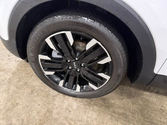 Used 2025 Kia Telluride SX AWD/4WD image 35