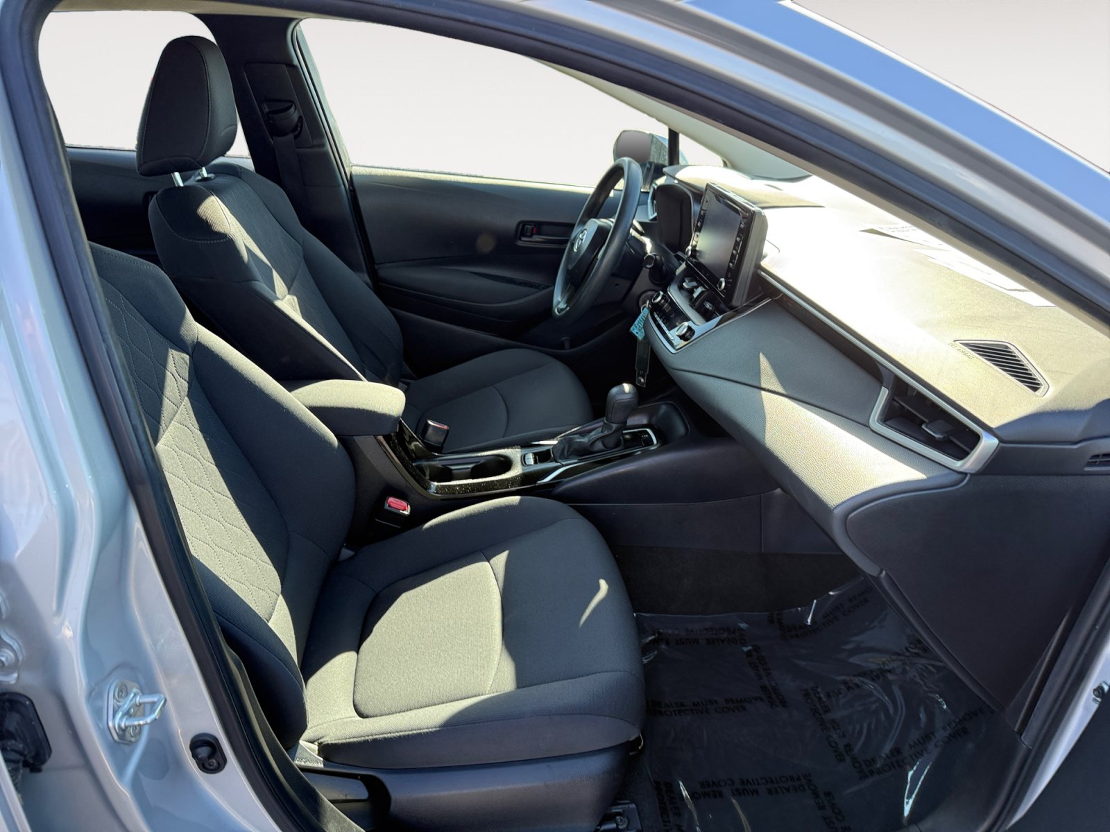 Used 2022 Toyota Corolla LE FWD image 19