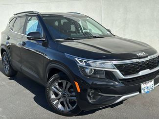 Used 2023 Kia Seltos S w/ Navigation Package video 1
