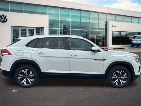 New 2026 Volkswagen Atlas Cross Sport SE image 4