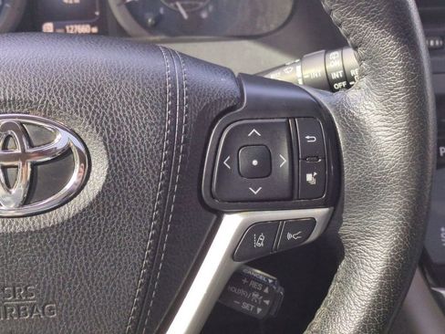 Used 2020 Toyota Sienna Limited image 27