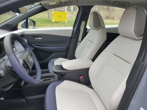 New 2026 Nissan Leaf Platinum+ w/ Illuminated Package FWD image 5
