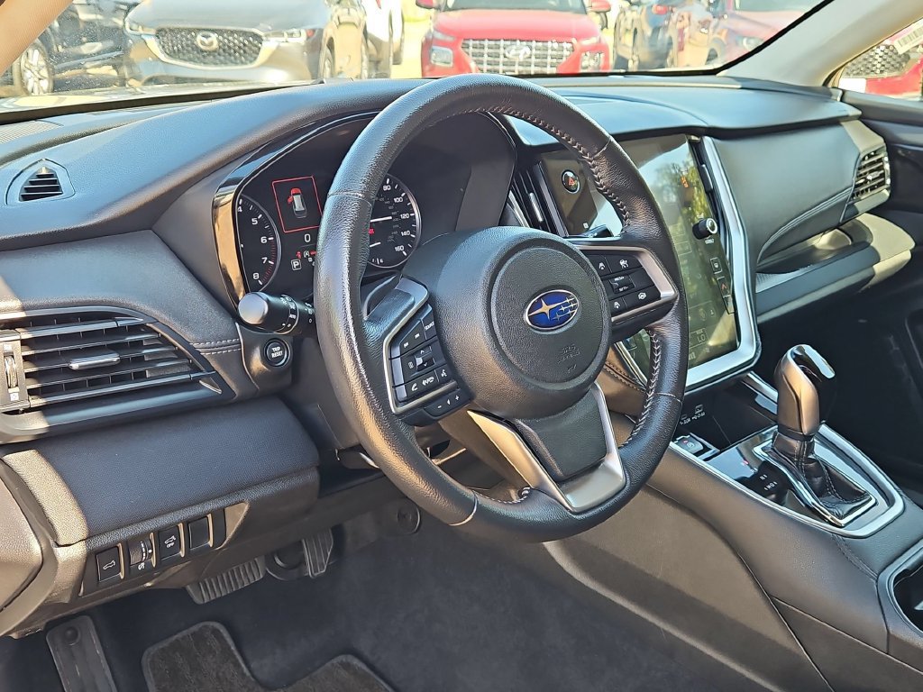 Used 2025 Subaru Outback Premium AWD/4WD image 12