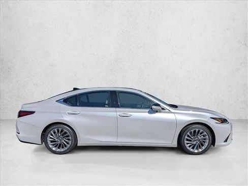 Used 2021 Lexus ES 350 Ultra Luxury w/ Accessory Package 2 FWD image 4