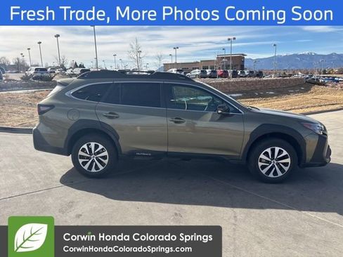 Used 2025 Subaru Outback Premium image 4