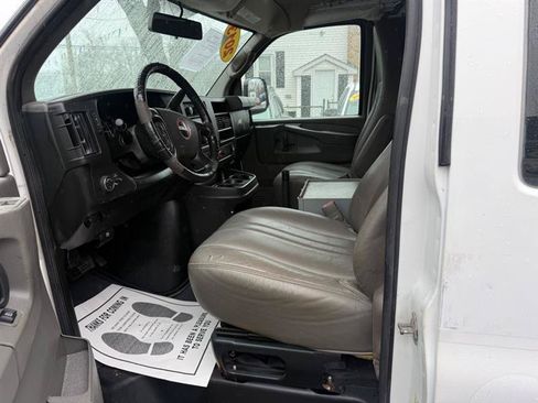 Used 2013 GMC Savana 2500 RWD image 10