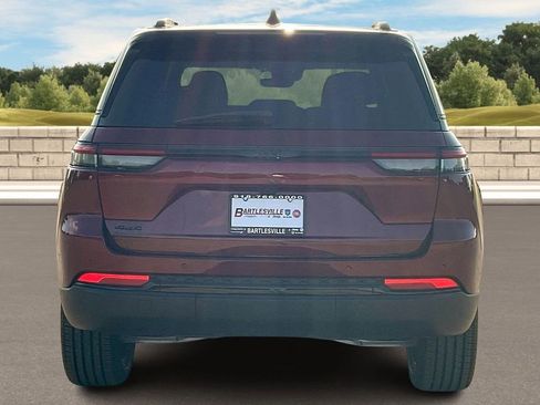 New 2025 Jeep Grand Cherokee Altitude AWD/4WD image 4