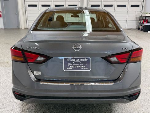 Used 2023 Nissan Altima 2.5 SV FWD image 3
