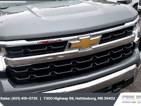Used 2025 Chevrolet Silverado 1500 LT w/ Convenience Package II AWD/4WD image 22