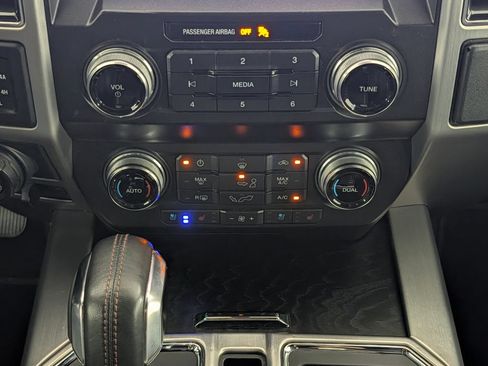 Certified 2019 Ford F150 Platinum w/ Equipment Group 701A Luxury AWD/4WD image 18