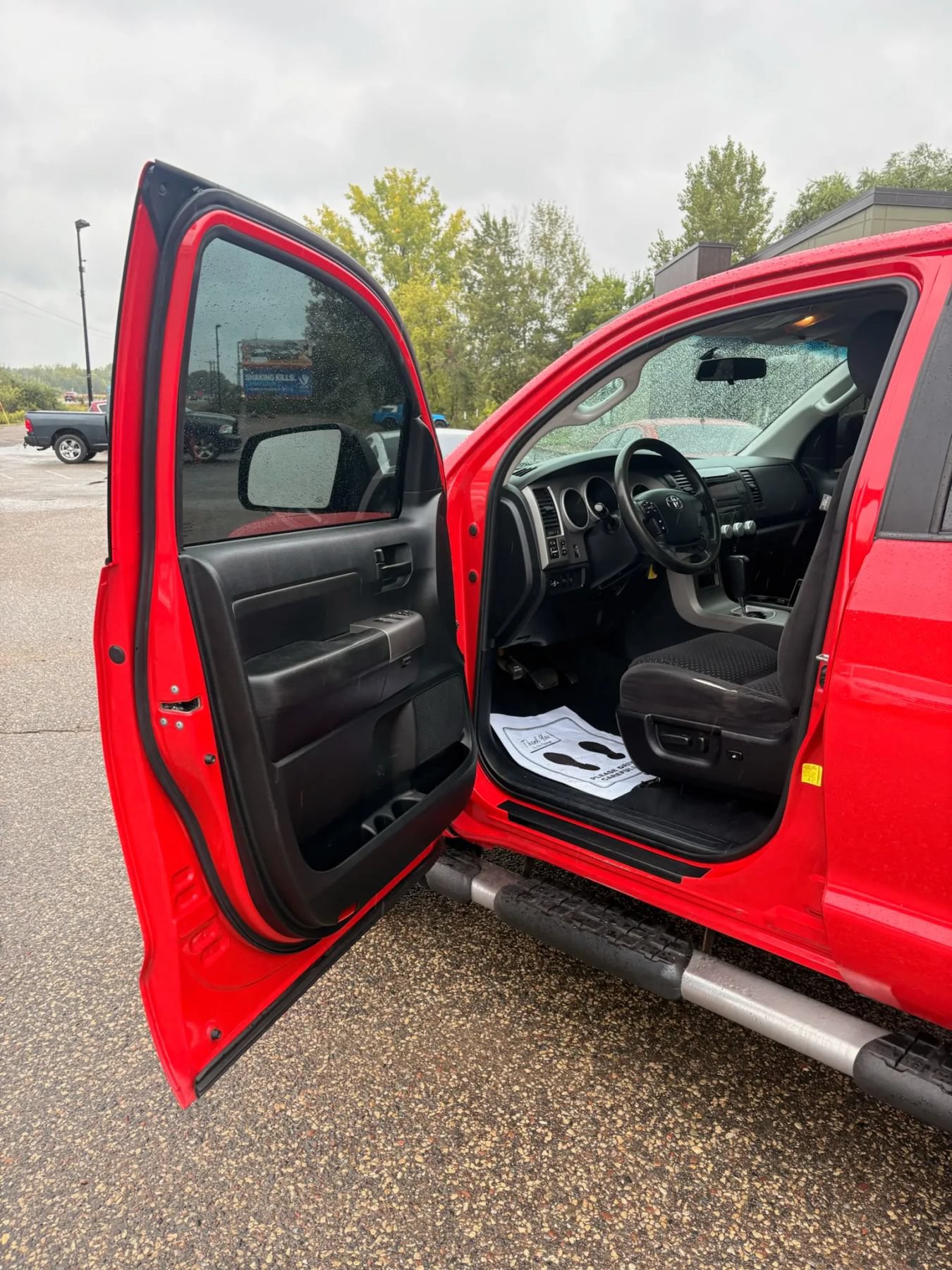 Used 2011 Toyota Tundra 4x4 Double Cab w/ SR5 Pkg image 11