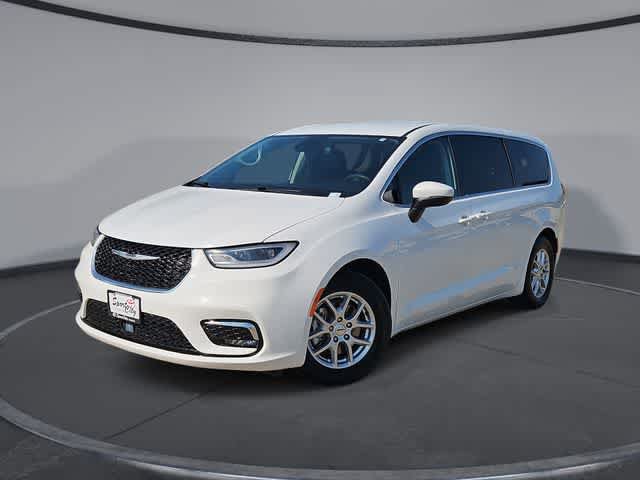 Used 2023 Chrysler Pacifica Touring-L FWD image 1