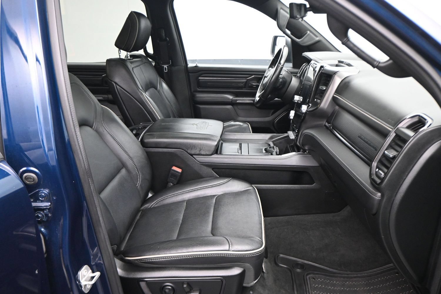 Used 2022 RAM 1500 Limited RWD image 9